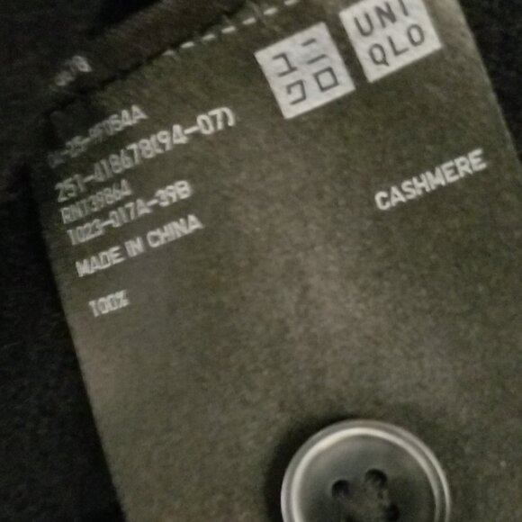 Uniqlo Cashmere Sweater Black - Picture 4 of 4